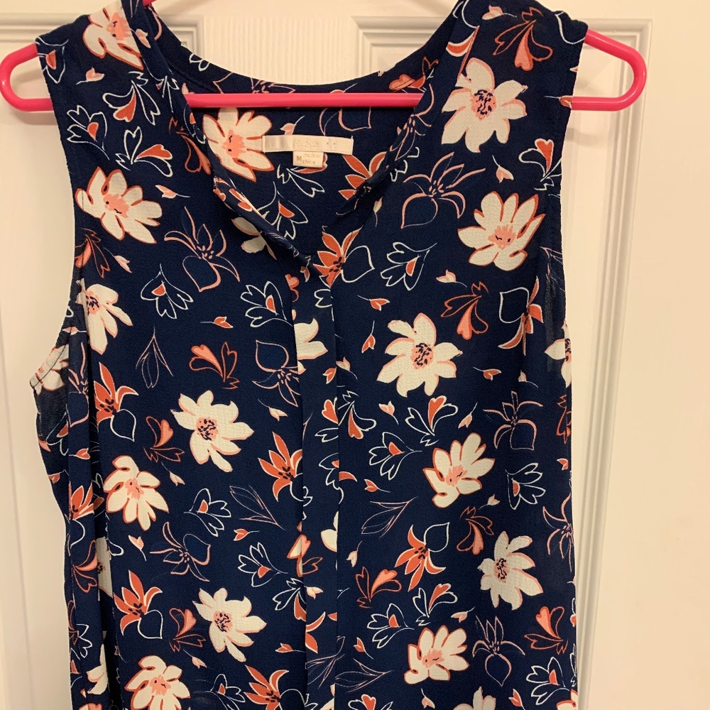 🌹NEW Navy Blue & Coral Blouse!